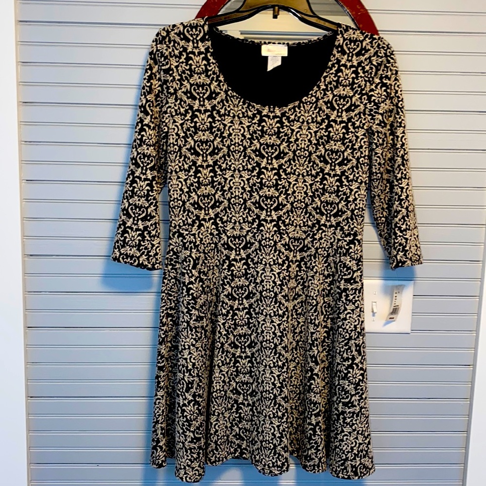 Black and Cream Patterned Midi Dress - Scoop Neck, 3/4 Sleeves